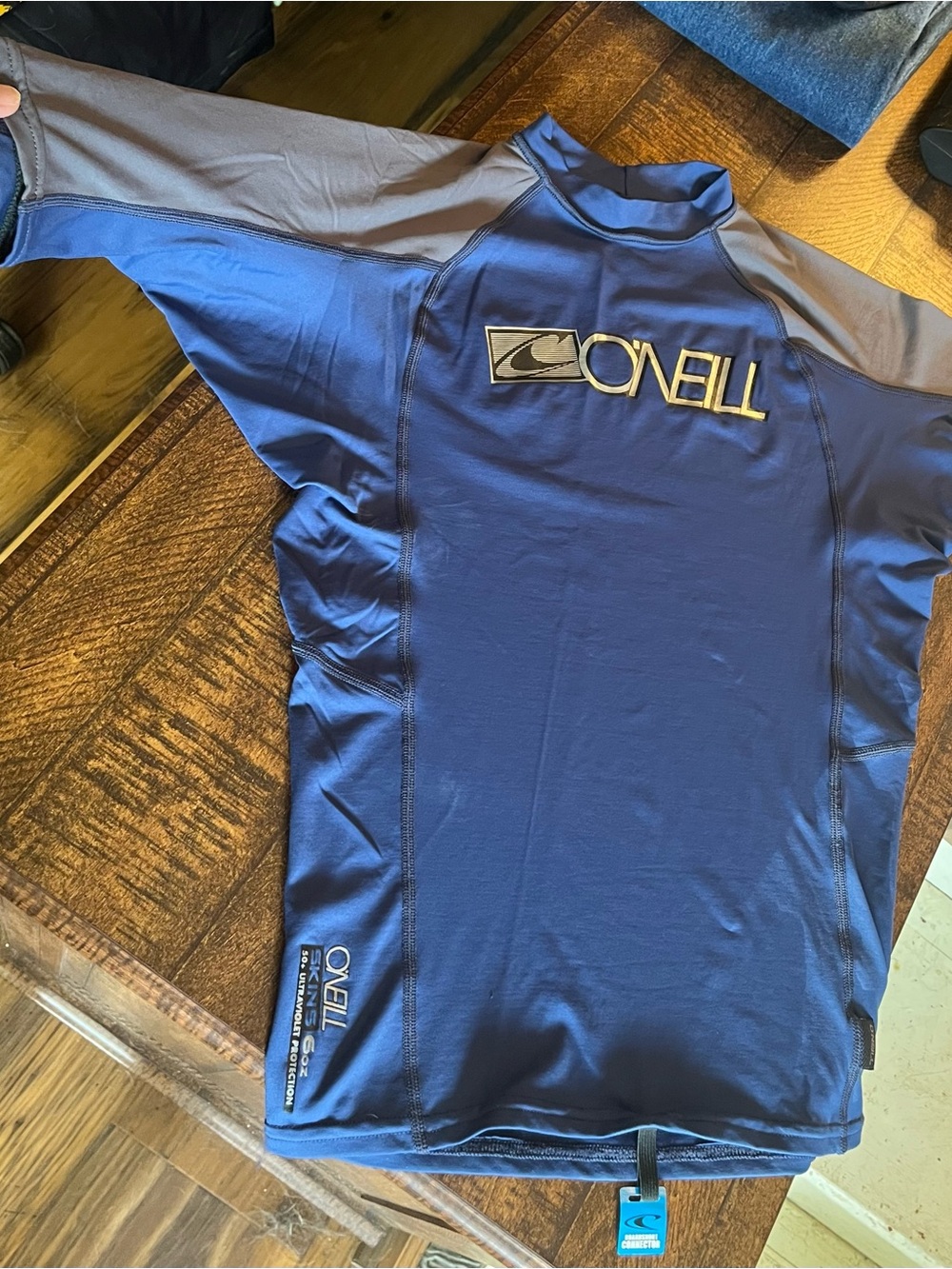 New O'Neill youth short sleeve rash guard surf shirt large boardshort connector